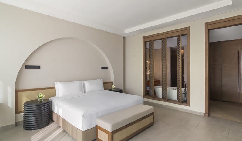 middle-east-holidays-dubai-rixos-the-palm-dubai-hotel-and-suites-hotel-two-bedroom-senior-suite-bedroom